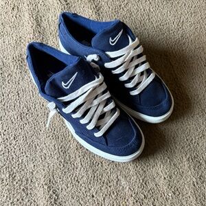 NWT Nike Midnight Navy Canvas Sneakers